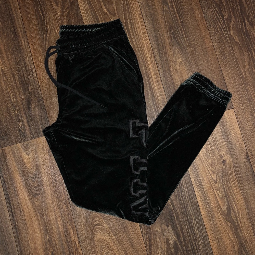 VS Pink Velvet Skinny Joggers NWOT